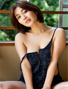 闺秀的乳H-知-写作业时被顶弄