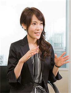 一女多鳝-农村歌舞团表演